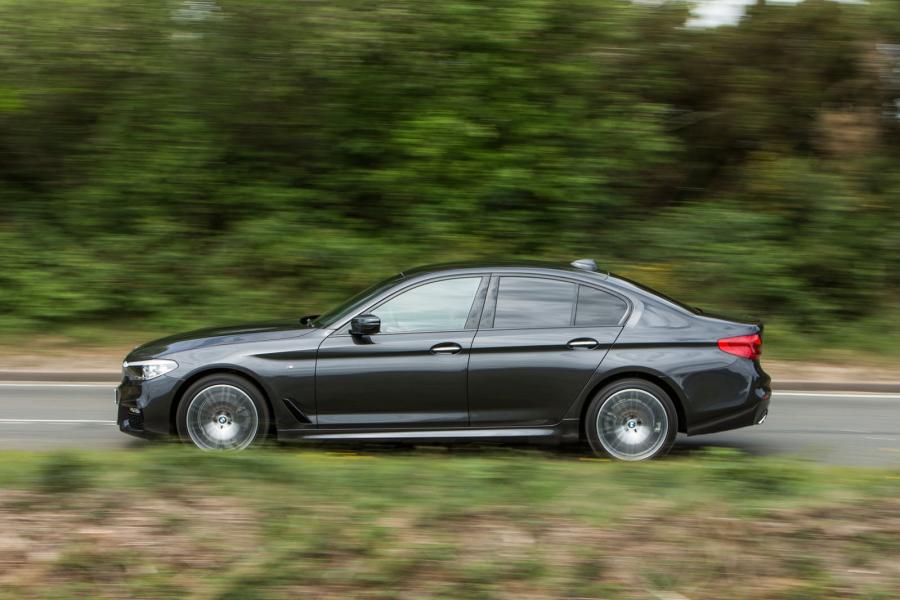  BMW 520d Sedan M Sport 2017 года  (UK) (фото 31 из 40)